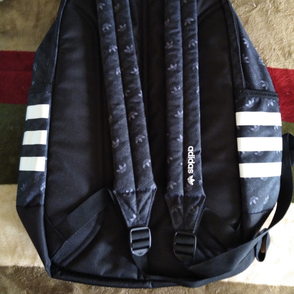 New adidas backpack - Picture 4 of 8
